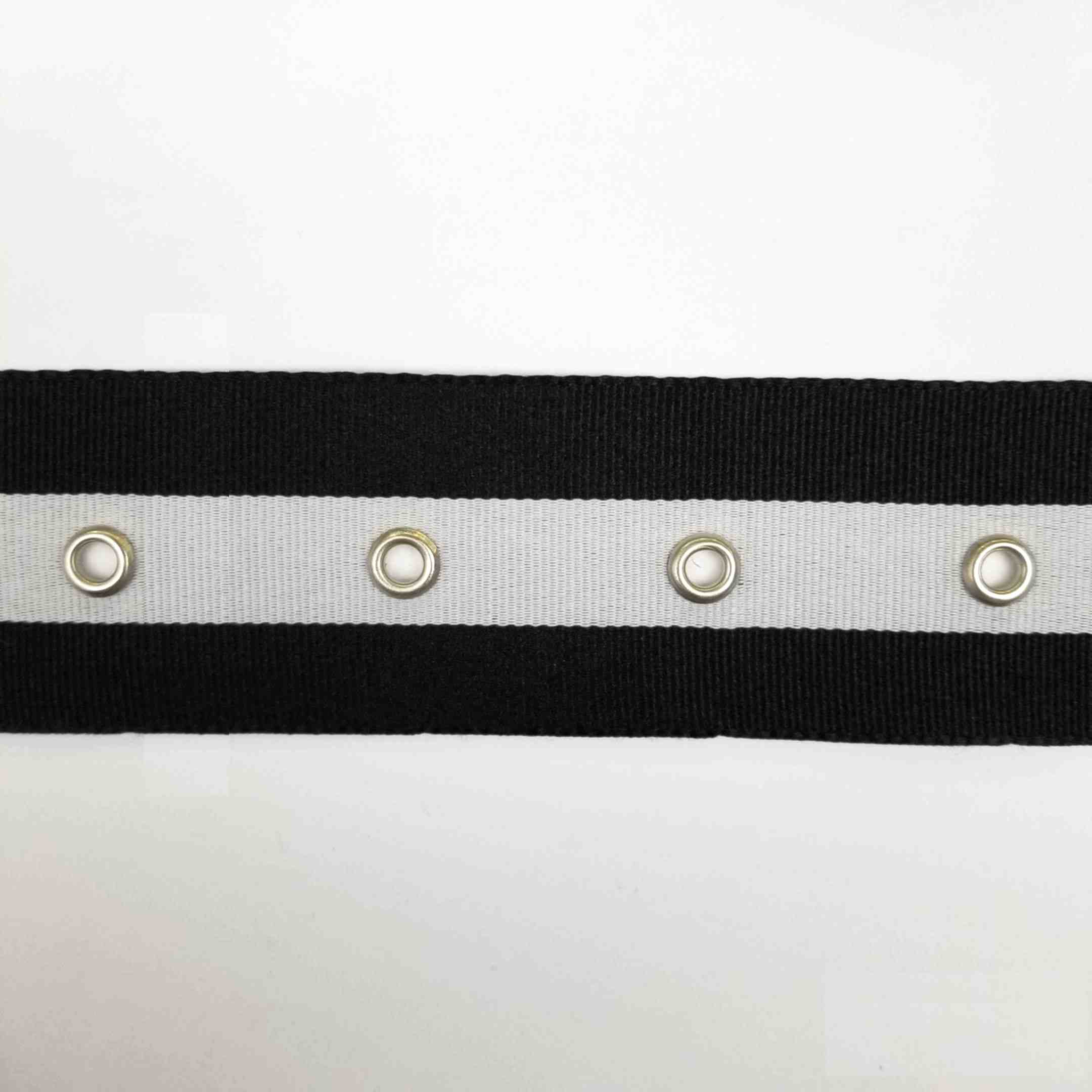 Fitas com ilhós.jpg